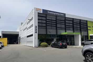 Outstanding CBD Warehouse, Showroom & Office