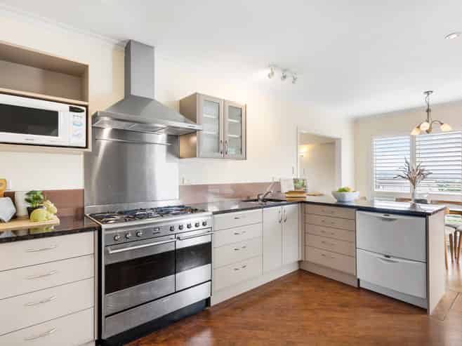 8 Alleyne Court, Brown Owl