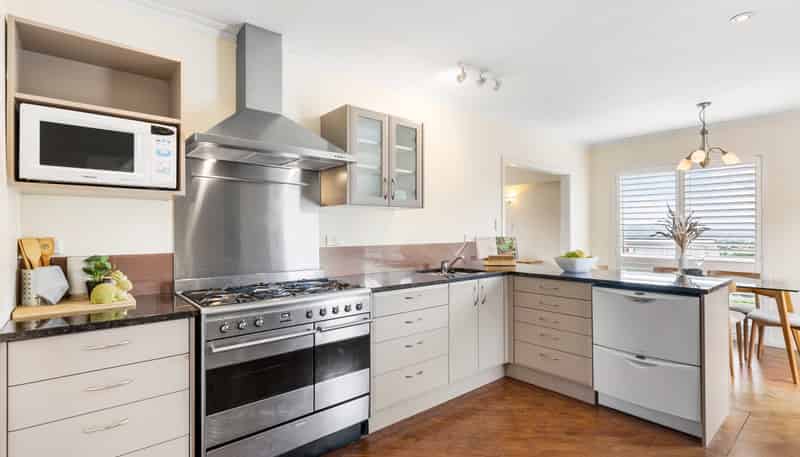 8 Alleyne Court, Brown Owl