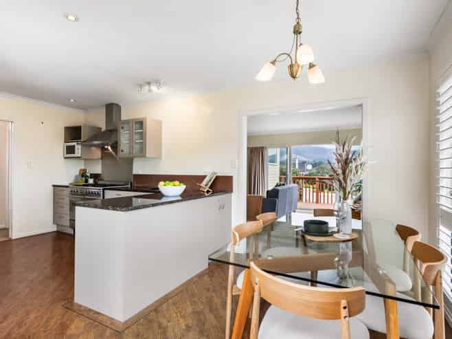 8 Alleyne Court, Brown Owl