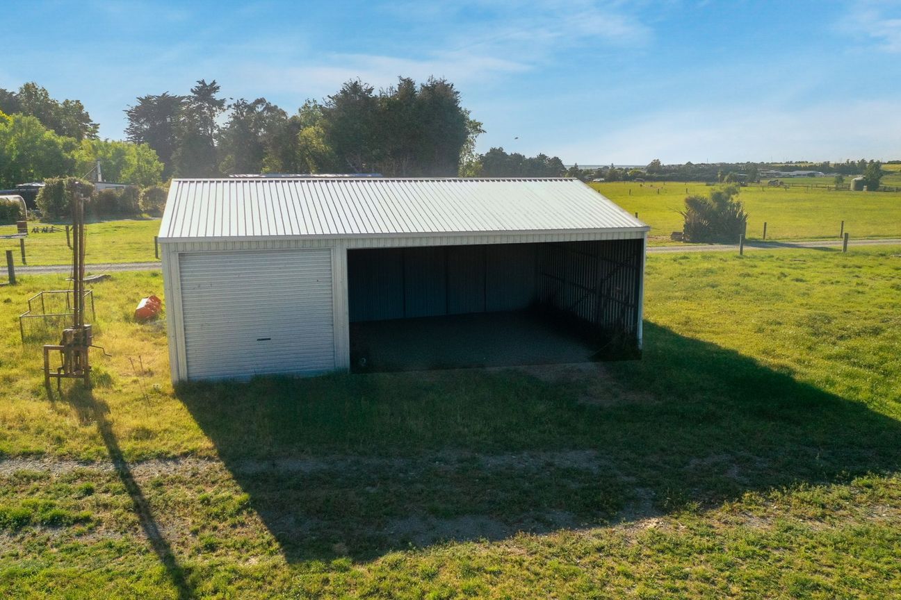 Prime bare land - Outstanding location - More