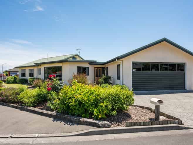 4 Ann Bird Court, Stoke