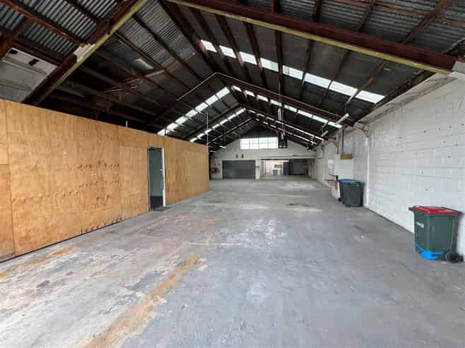 CBRE | High-Profile Industrial Warehouse