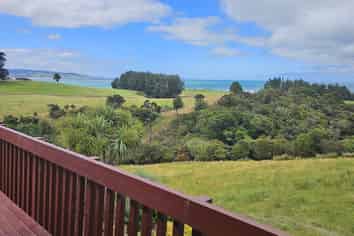 61 Tinico Road, Kaka Point