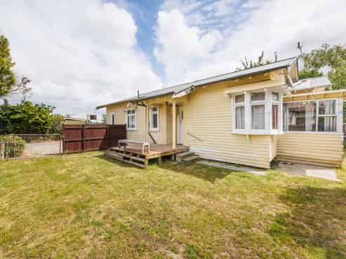 2 Landsdown Court, Roslyn