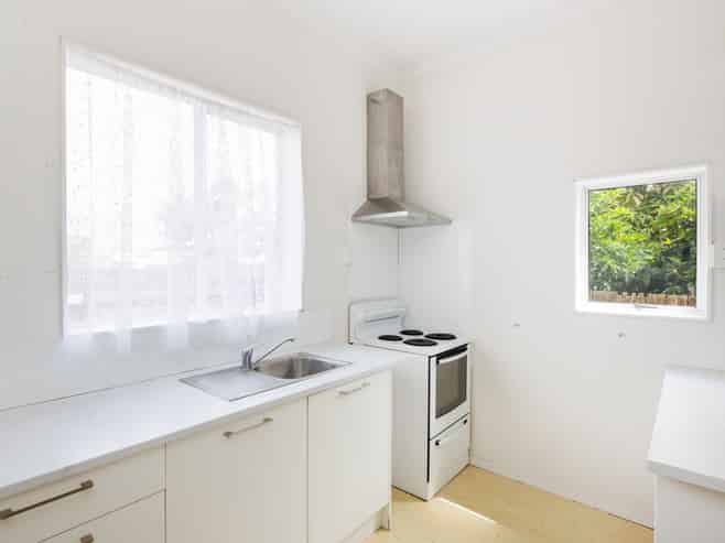 2 Landsdown Court, Roslyn