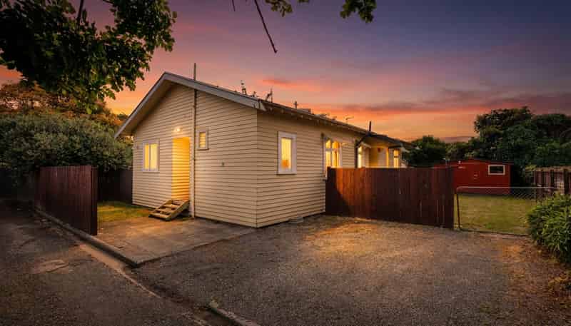 2 Landsdown Court, Roslyn