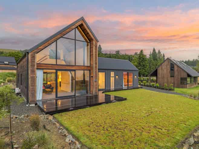 50 Luge Loop, Castle Hill