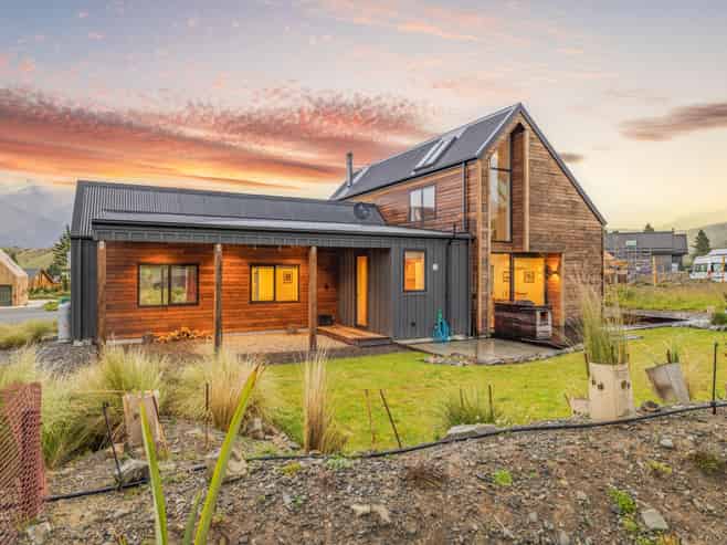 50 Luge Loop, Castle Hill