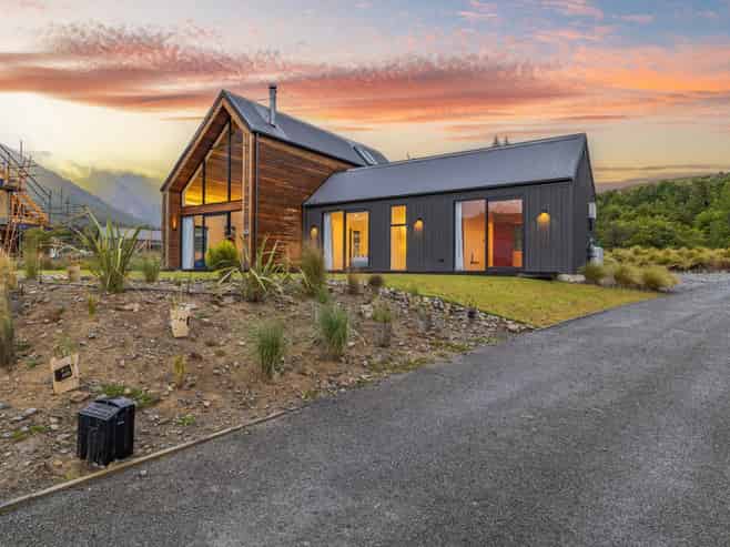 50 Luge Loop, Castle Hill