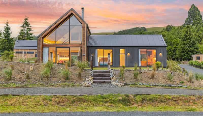 50 Luge Loop, Castle Hill