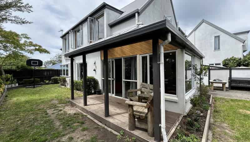 2/144A Yaldhurst Road, Sockburn