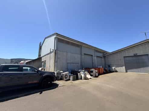 Drive-Through Warehouse with Offices & Yard availa