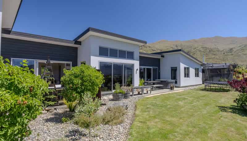 60 West Meadows Drive, Wanaka