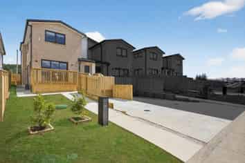 6 Ballyalton Crescent, Flat Bush