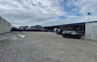CBRE | Secure Road Frontage Yard