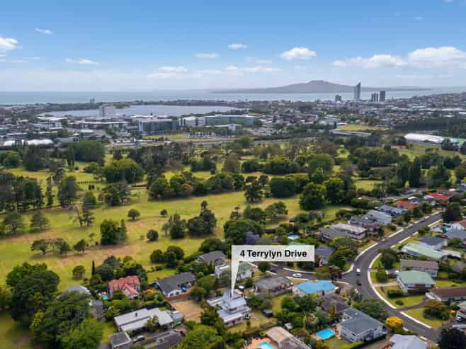 4 Terrylyn Drive, Hillcrest