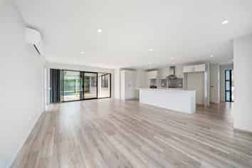 6 Biplane Street, Takanini