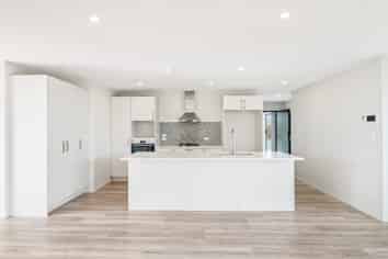 6 Biplane Street, Takanini