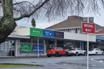 Retail/office space 125sqm 