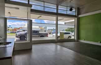 Retail/office space 125sqm 