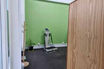 Retail/office space 125sqm 