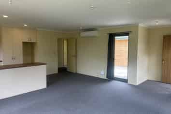 18 Whiting Drive, Wakefield