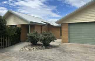 18 Whiting Drive, Wakefield