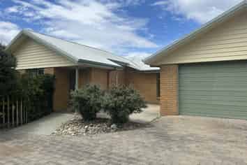 18 Whiting Drive, Wakefield