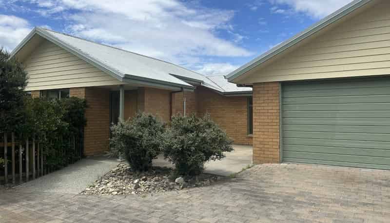 18 Whiting Drive, Wakefield