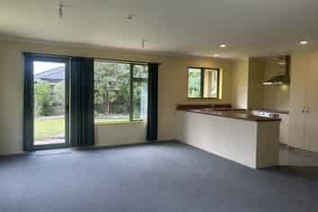 18 Whiting Drive, Wakefield