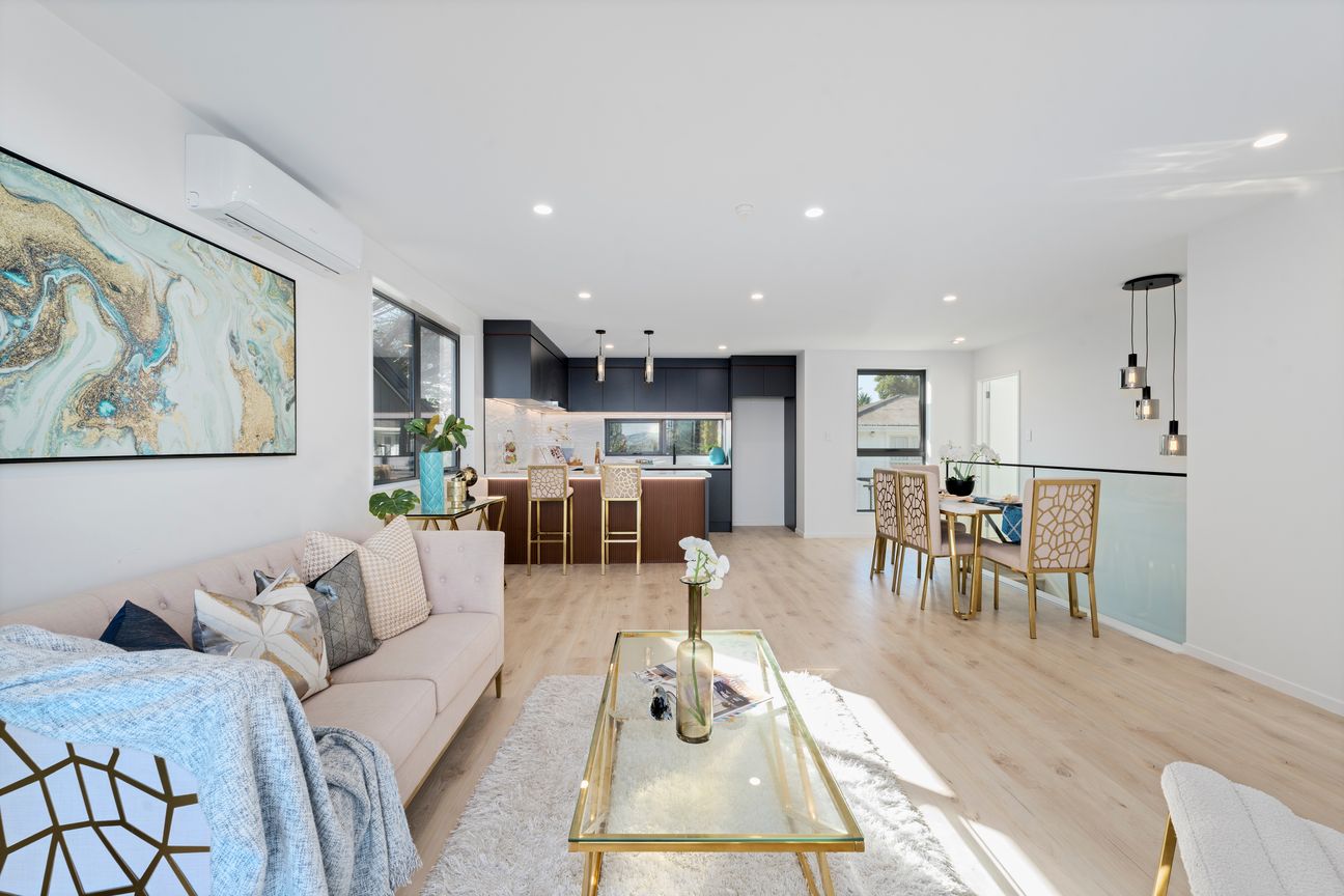 Final Home Remaining with Stunning Sea Views - Altro