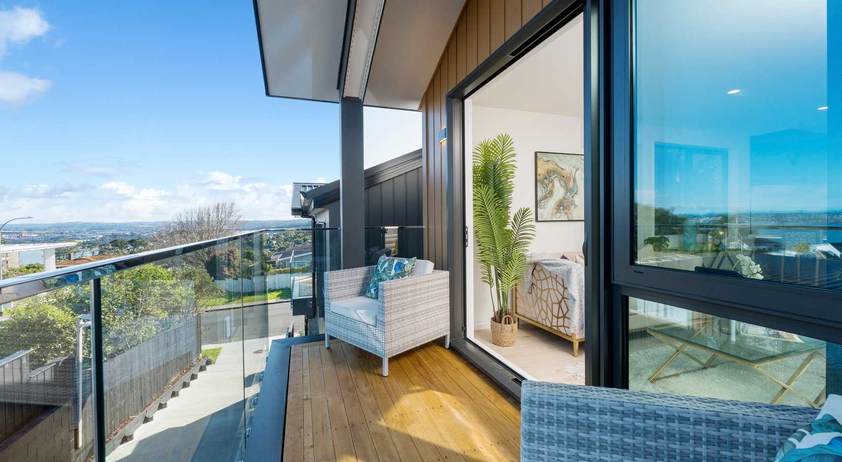 8B Hadfield Street, Beach Haven, North Shore City - For Sale ...