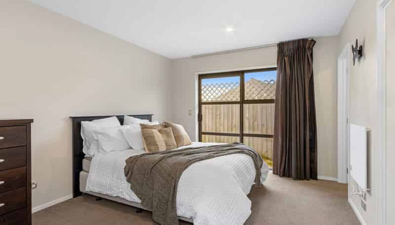 16A Truman Road, BRYNDWR