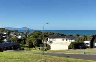 42 Taranga Road, Langs Beach