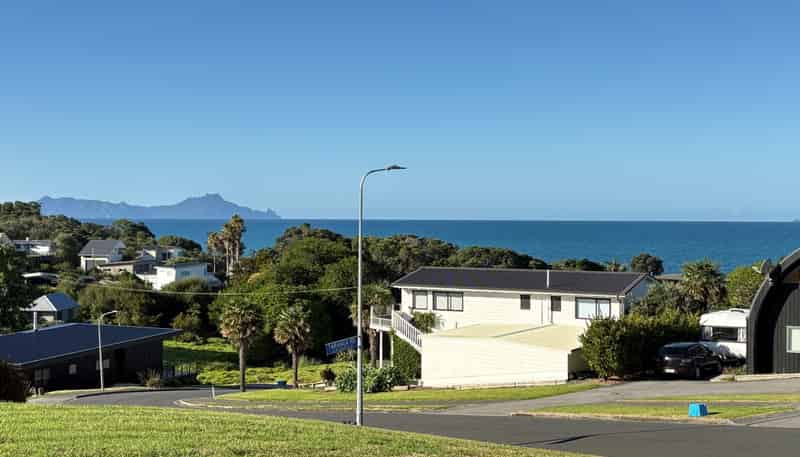 42 Taranga Road, Langs Beach