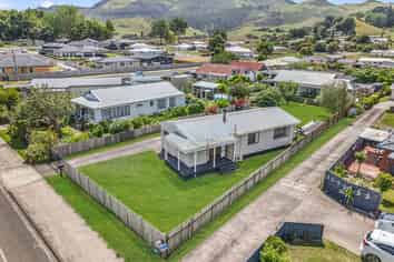 25 Thames Road, Paeroa