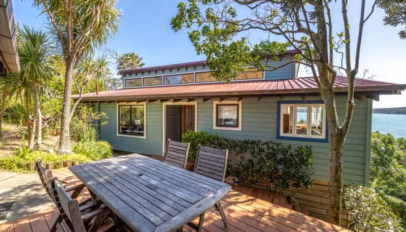 63 Kennedy Point Road, Surfdale