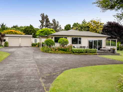 218 Henwood Road, Paraite