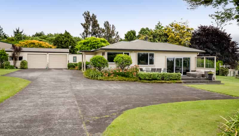 218 Henwood Road, Paraite