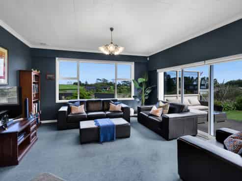 218 Henwood Road, Paraite