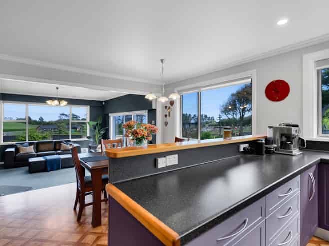 218 Henwood Road, Paraite