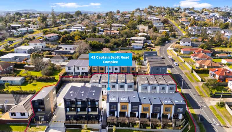2-4,5-6,10/42 Captain Scott Road, Glen Eden