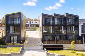 2-4,5-6,10/42 Captain Scott Road, Glen Eden