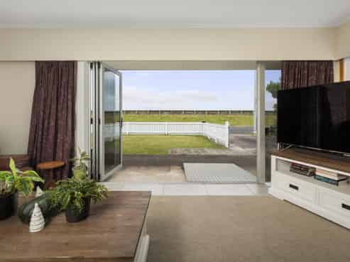 435 Fergusson Drive, Thames