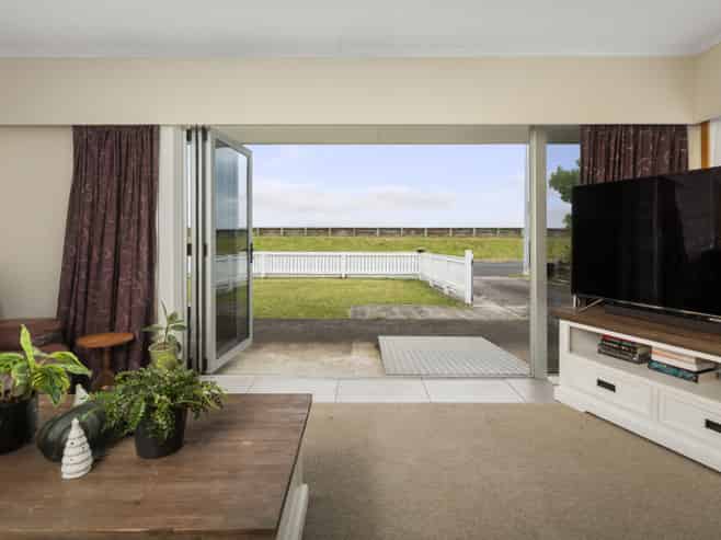 435 Fergusson Drive, Thames