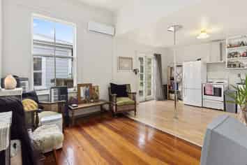 C/35 Lawrence Street, Newtown