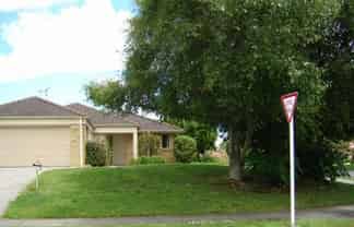 2 Farnham Close, Flagstaff