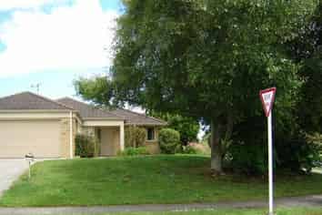 2 Farnham Close, Flagstaff