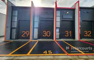 Modern, Stylish, Office/Showroom !!